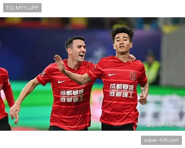 成都蓉城三连胜终结,球队防守端的隐忧再度浮现。 成都蓉城三连胜终结,球队防守端的隐忧再度浮现。